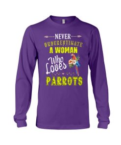 Never underestimate a woman who loves parrots purple 2