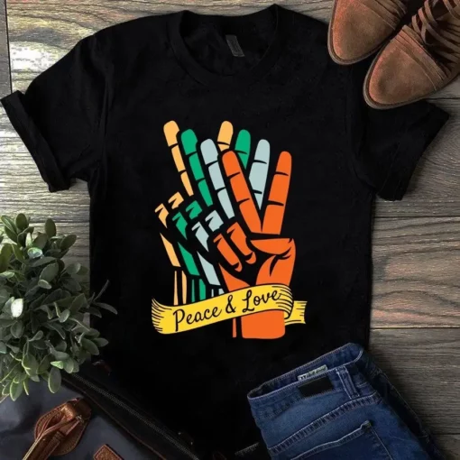 Pleace And Love Retro Vintage Hippie Tshirt