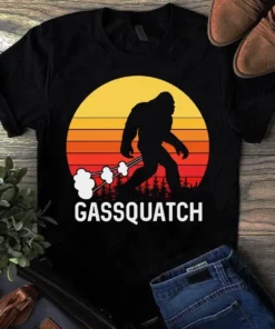 Gassquatch Bigfoot Camping Sasquatch Retro Funny Tshirt