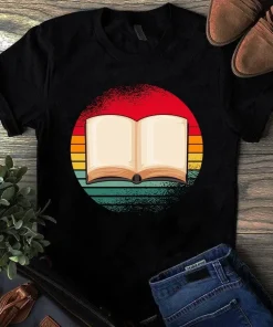 Retro Vintage Book Lover Reading Bookworm Tshirt